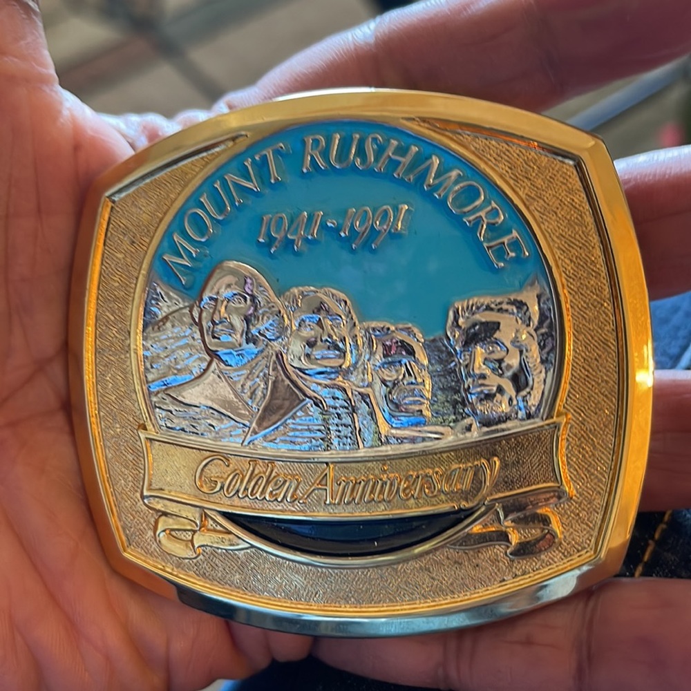 Mount Rushmore 1941-1991 Golden Anniversary Belt buckle used limited edition